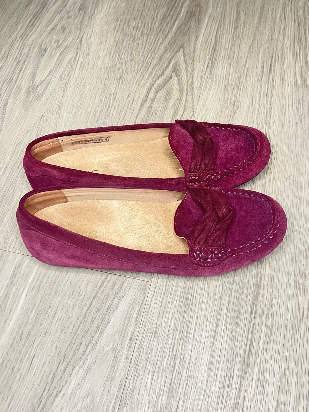 Vionic Chill Norah Suede Flats Merlot Women’s Shoes Sz 8.5 career casual